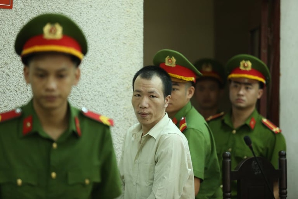 Mẹ nữ sinh giao gà ở Điện Biên hầu tòa kêu oan - 7 Mẹ nữ sinh giao gà ở Điện Biên hầu tòa kêu oan - 7