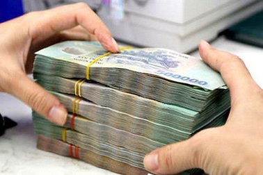 Chồng tiền nộp phạt hàng trăm triệu đồng dịp Tết Canh Tý 2020