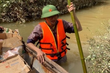 Bức thư ấm áp của thầy hiệu trưởng gửi học sinh vùng lũ