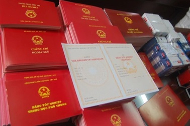 Phát hiện 2 cán bộ trong một xã sử dụng bằng cấp không hợp pháp để đi học