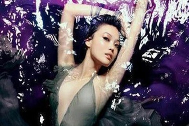 Diva Hồng Kông Dung Tổ Nhi suy sụp vì bị tố là người lưỡng tính