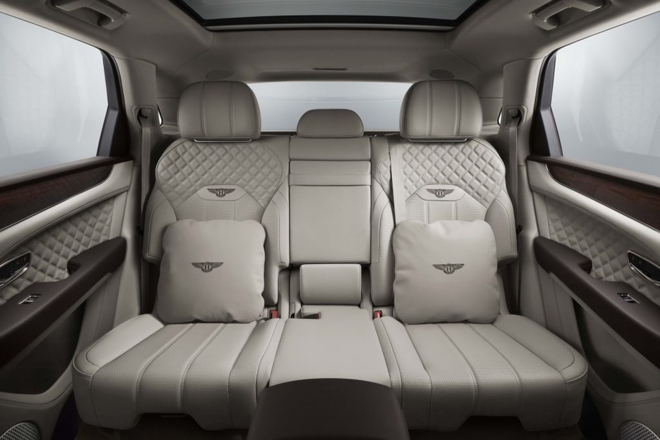 Bentley Bentayga sang chảnh cũng có thể thồ hàng như xe cỏ - 11 Bentley Bentayga sang chảnh cũng có thể thồ hàng như xe cỏ - 11