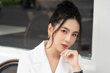 MC Mai Ngọc VTV ly hôn chồng thiếu gia sau 17 năm gắn bó