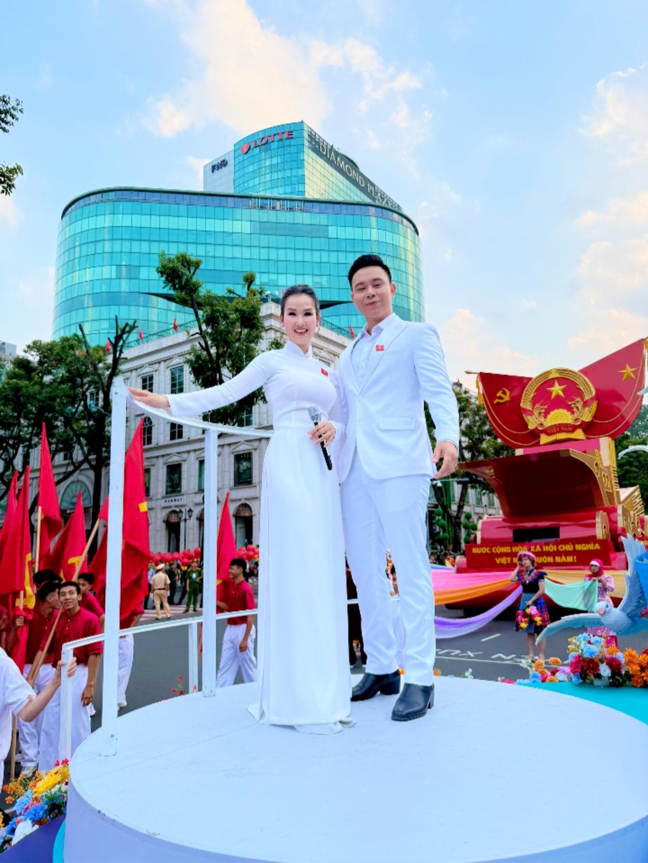 Đông Hùng hát hit 2 tỷ lượt xem ở đại lễ: Đó là điều quá đỗi thiêng liêng - 2