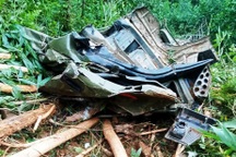 Tài xế tử vong trong chiếc xe nằm dưới vực