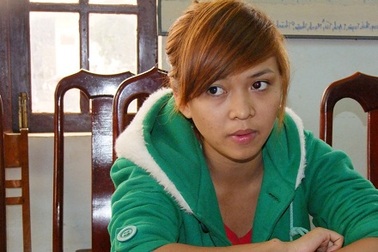 Bị tát, thiếu nữ rút dao đâm chết bạn