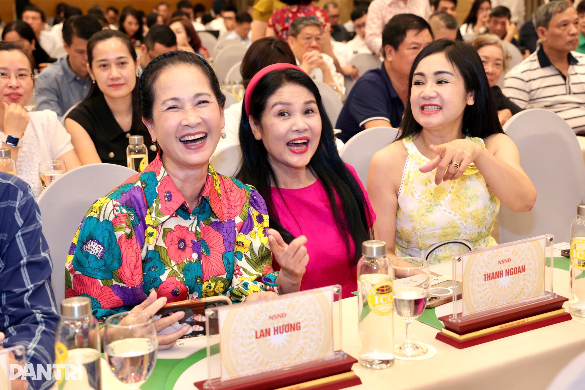 Dàn nghệ sĩ nổi tiếng, gạo cội đến dự Lễ kỷ niệm 20 năm báo Dân trí - 9 Dàn nghệ sĩ nổi tiếng, gạo cội đến dự Lễ kỷ niệm 20 năm báo Dân trí - 9