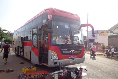 Va chạm với xe khách 40 chỗ, 1 nạn nhân nguy kịch