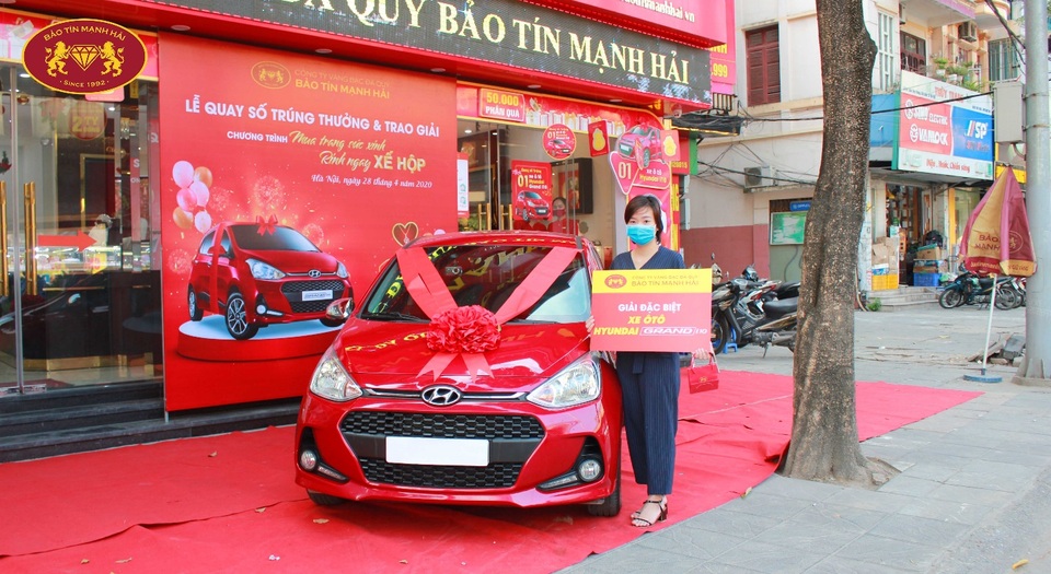 Bảo Tín Mạnh Hải chính thức trao giải xế hộp Huyndai i10 cho khách hàng may mắn - 4 Bảo Tín Mạnh Hải chính thức trao giải xế hộp Huyndai i10 cho khách hàng may mắn - 4