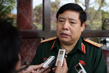 “Chúng ta mua tàu ngầm, tên lửa cũng là để tự vệ”