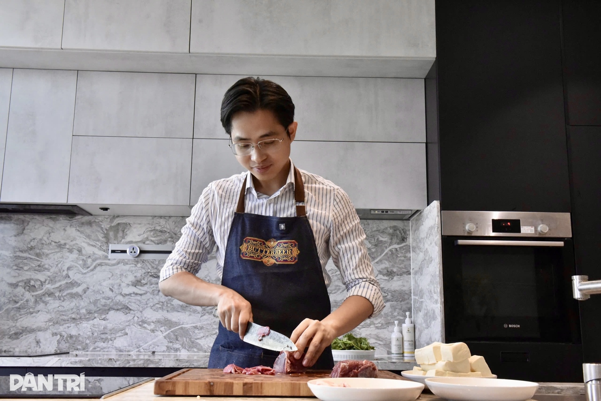 Căn bếp công nghệ của anh chồng ngoan, đến giá bát cũng thông minh - 14 Căn bếp công nghệ của anh chồng ngoan, đến giá bát cũng thông minh - 14