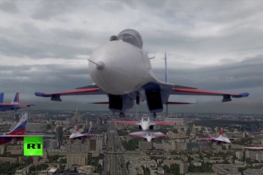 Dàn máy bay Nga phô diễn sức mạnh tại lễ duyệt binh Ngày Chiến thắng