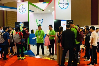 Bayer thúc đẩy trao đổi khoa học và ứng dụng kỹ thuật số trong chăn nuôi heo