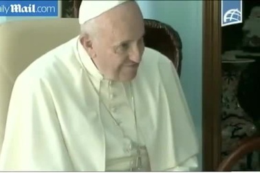 Giáo hoàng Francis và lãnh tụ Cuba Fidel Castro tặng sách cho nhau