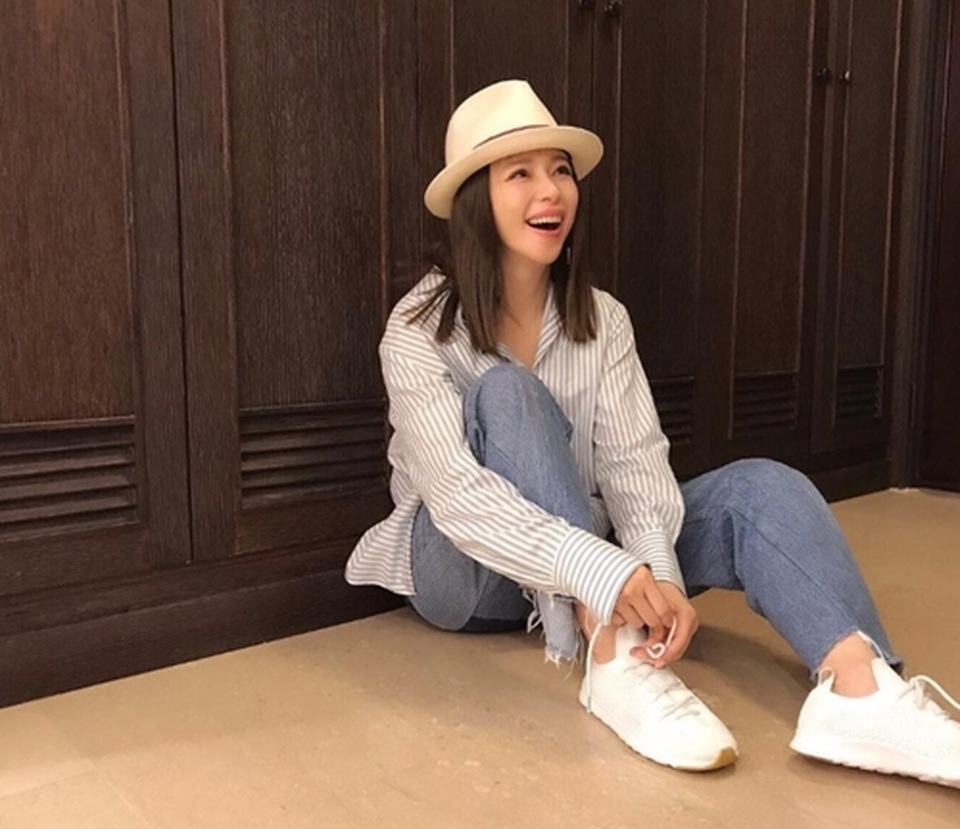 Từ Nhược Tuyên: Từ nữ hoàng ảnh nóng tới vợ hai của đại gia giàu có - 19 Từ Nhược Tuyên: Từ nữ hoàng ảnh nóng tới vợ hai của đại gia giàu có - 19
