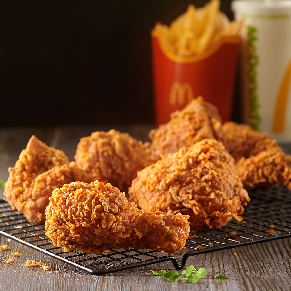 McDonald’s ra mắt món mới Gà cay giòn da thấm thịt hương vị độc đáo - 3 McDonald’s ra mắt món mới Gà cay giòn da thấm thịt hương vị độc đáo - 3