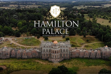 Biệt thự "khủng" bị bỏ hoang