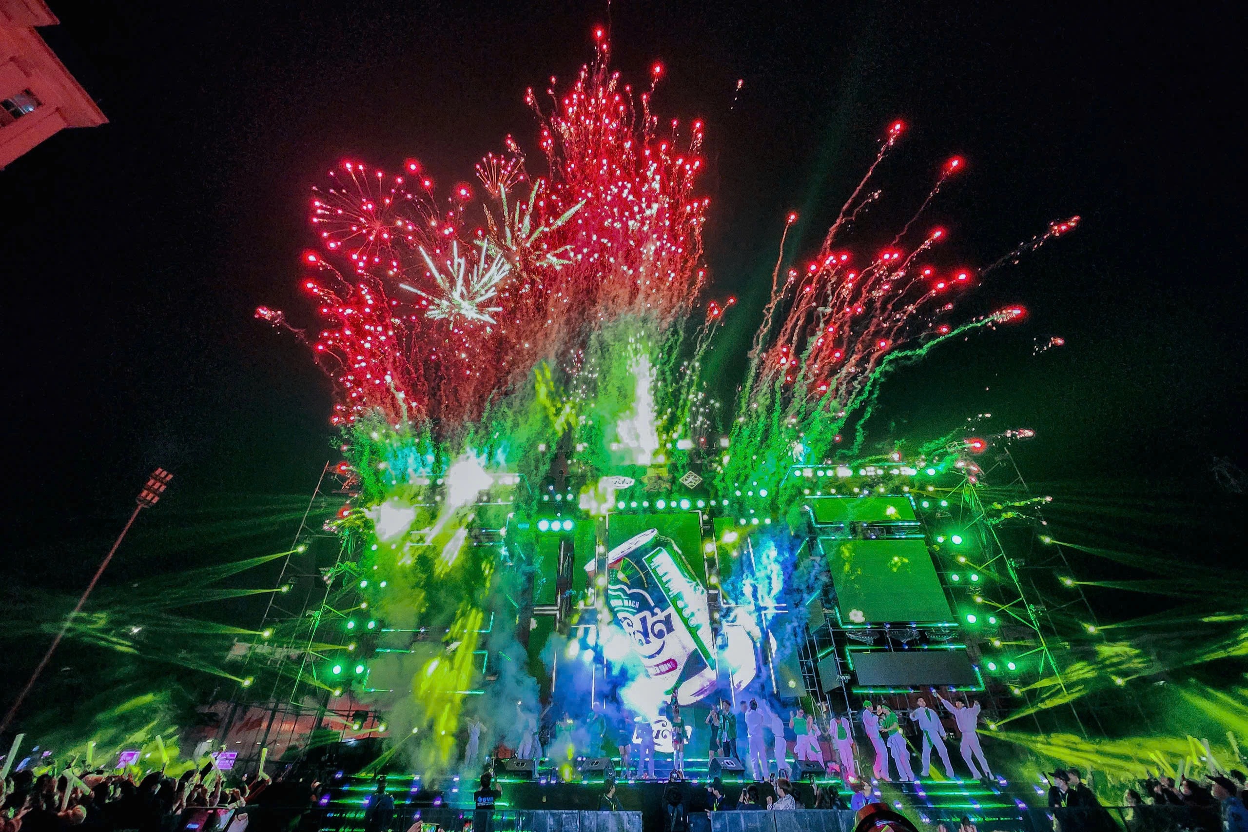 Isaac biểu diễn tại sự kiện mở ra kỷ nguyên mới của thành phố Huế - 1 Isaac biểu diễn tại sự kiện mở ra kỷ nguyên mới của thành phố Huế - 1