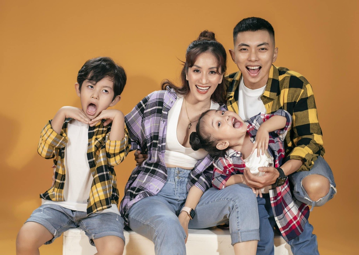 Những mối tình chị - em gây xôn xao showbiz Việt - 4 Những mối tình chị - em gây xôn xao showbiz Việt - 4