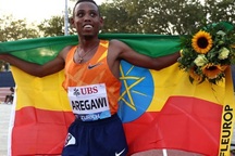 Kỷ lục chạy 5km bị xô đổ tại Barcelona