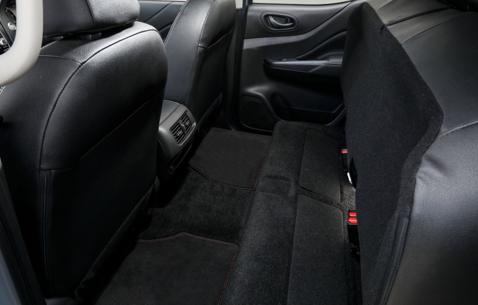 Nissan Navara 2021 xuất kích, sẵn sàng đấu với Ford Ranger - 47 Nissan Navara 2021 xuất kích, sẵn sàng đấu với Ford Ranger - 47
