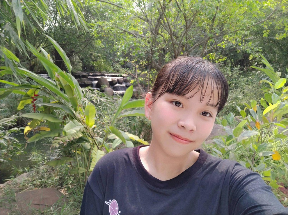 Nữ sinh lớp 11 tham gia đội tình nguyện: Từng mất ăn mất ngủ khi gặp F0 - 1 Nữ sinh lớp 11 tham gia đội tình nguyện: Từng mất ăn mất ngủ khi gặp F0 - 1