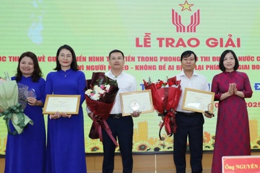 Báo Dân trí nhận 2 giải tại cuộc thi viết về các điển hình tiên tiến