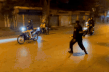 "Quái xế" vị thành niên phóng xe ngược chiều đường, lao qua chốt 141