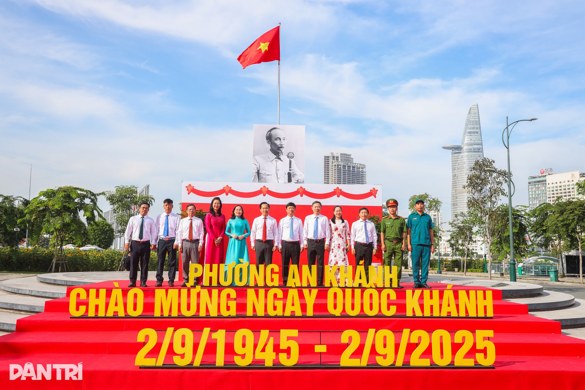 Triển lãm ảnh 80 năm - dấu ấn vàng son bên bờ sông Sài Gòn - 1 Triển lãm ảnh 80 năm - dấu ấn vàng son bên bờ sông Sài Gòn - 1