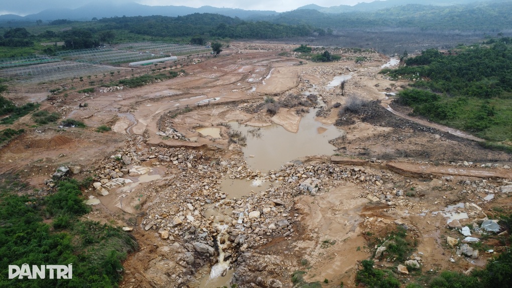 Lâm Đồng yêu cầu chủ đầu tư hồ bị vỡ tháo cạn nước, phá bỏ đập ngăn - 1