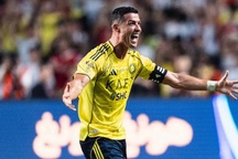 C.Ronaldo gây tranh cãi ở bàn thắng giúp Al Nassr vào chung kết