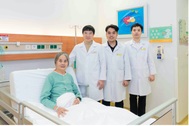 Phẫu thuật nội soi não trong không gian hẹp, giành sự sống cho bệnh nhân 73 tuổi