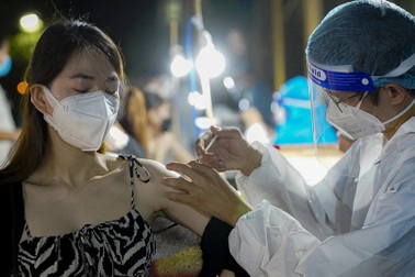 Quốc hội giao ngành y tế triển khai kế hoạch tiêm mũi vaccine thứ 3