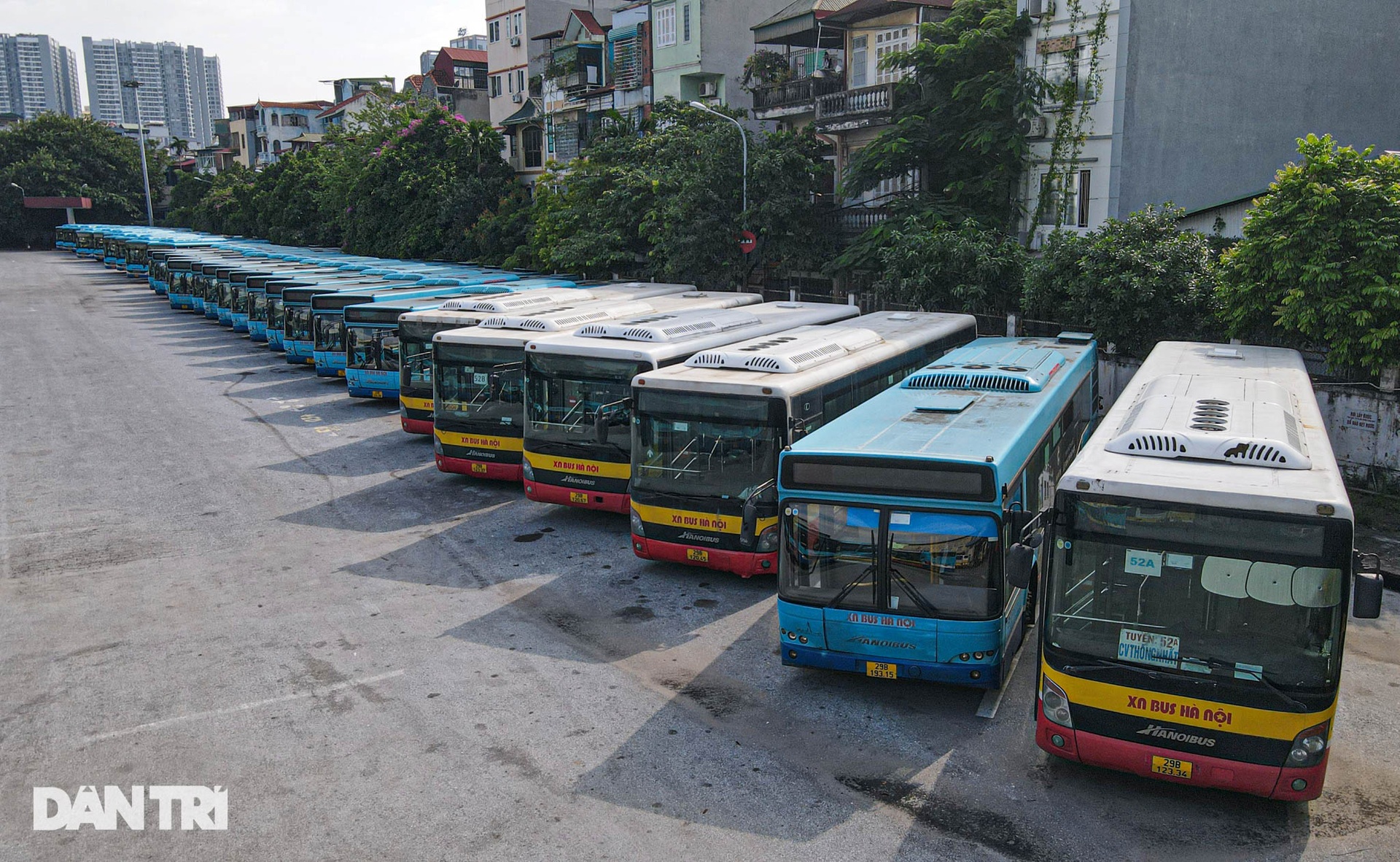 Toàn cảnh các bãi tập kết xe buýt Hà Nội trước ngày dỡ chiếu - 1