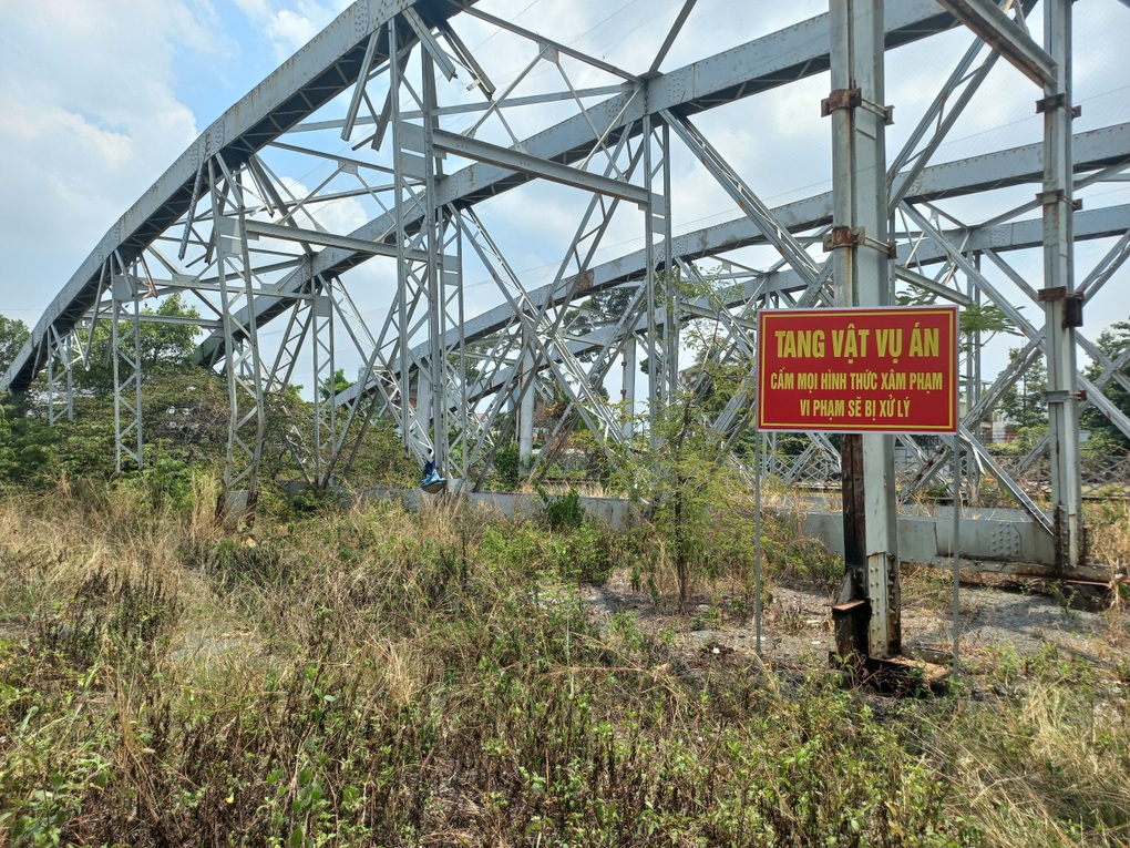 Nhóm người trộm tang vật vụ án ở Đồng Nai để bán - 2 Nhóm người trộm tang vật vụ án ở Đồng Nai để bán - 2