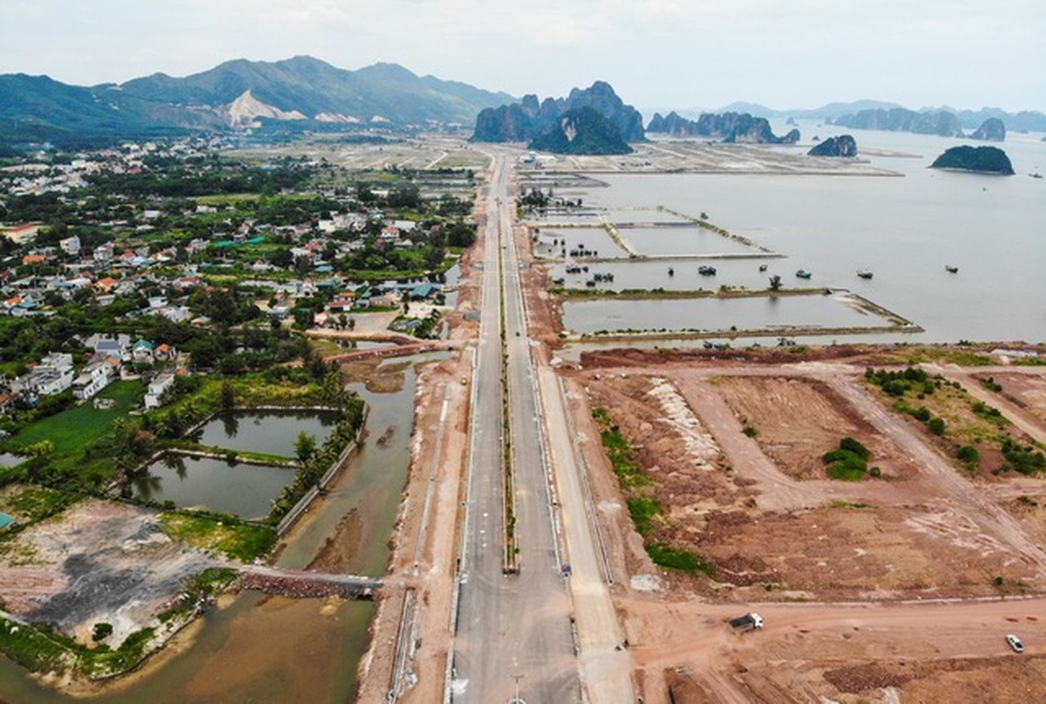 Quảng Ninh: Động thái mạnh tay với cơn sốt đất hầm hập - 1 Quảng Ninh: Động thái mạnh tay với cơn sốt đất hầm hập - 1