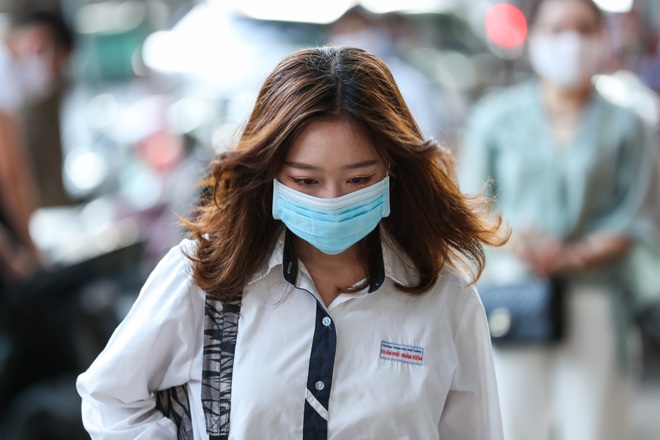 Ngắm nữ sinh duyên dáng trong mùa thi tốt nghiệp THPT 2020 - 7 Ngắm nữ sinh duyên dáng trong mùa thi tốt nghiệp THPT 2020 - 7