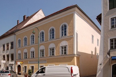 Đến thăm ngôi nhà nơi "trùm phát xít" Hitler ra đời