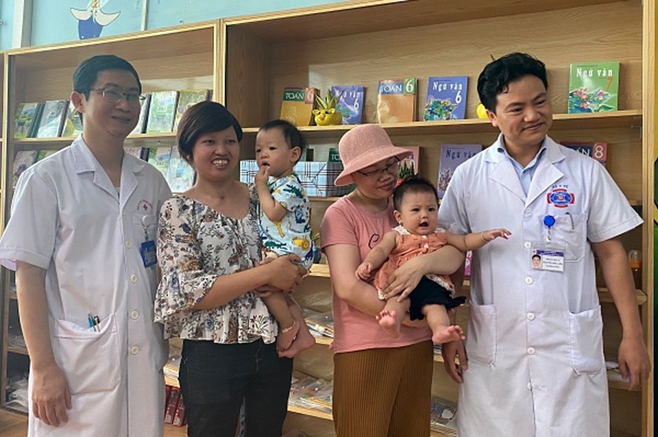 Một năm bên con của người mẹ ung thư giai đoạn cuối sau ca mổ ngồi lấy thai - 2 Một năm bên con của người mẹ ung thư giai đoạn cuối sau ca mổ ngồi lấy thai - 2