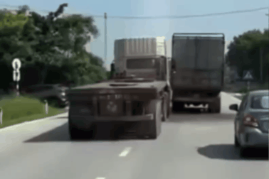 Tài xế xe đầu kéo dương tính với ma túy, vượt đèn đỏ, lạng lách trên đường