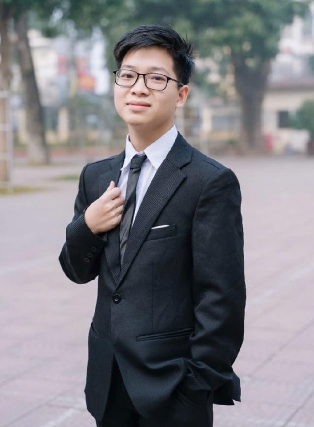 Tính cách thủ khoa khối A00 đến từ trường làng Hà Nội trong mắt bạn bè - 1 Tính cách thủ khoa khối A00 đến từ trường làng Hà Nội trong mắt bạn bè - 1