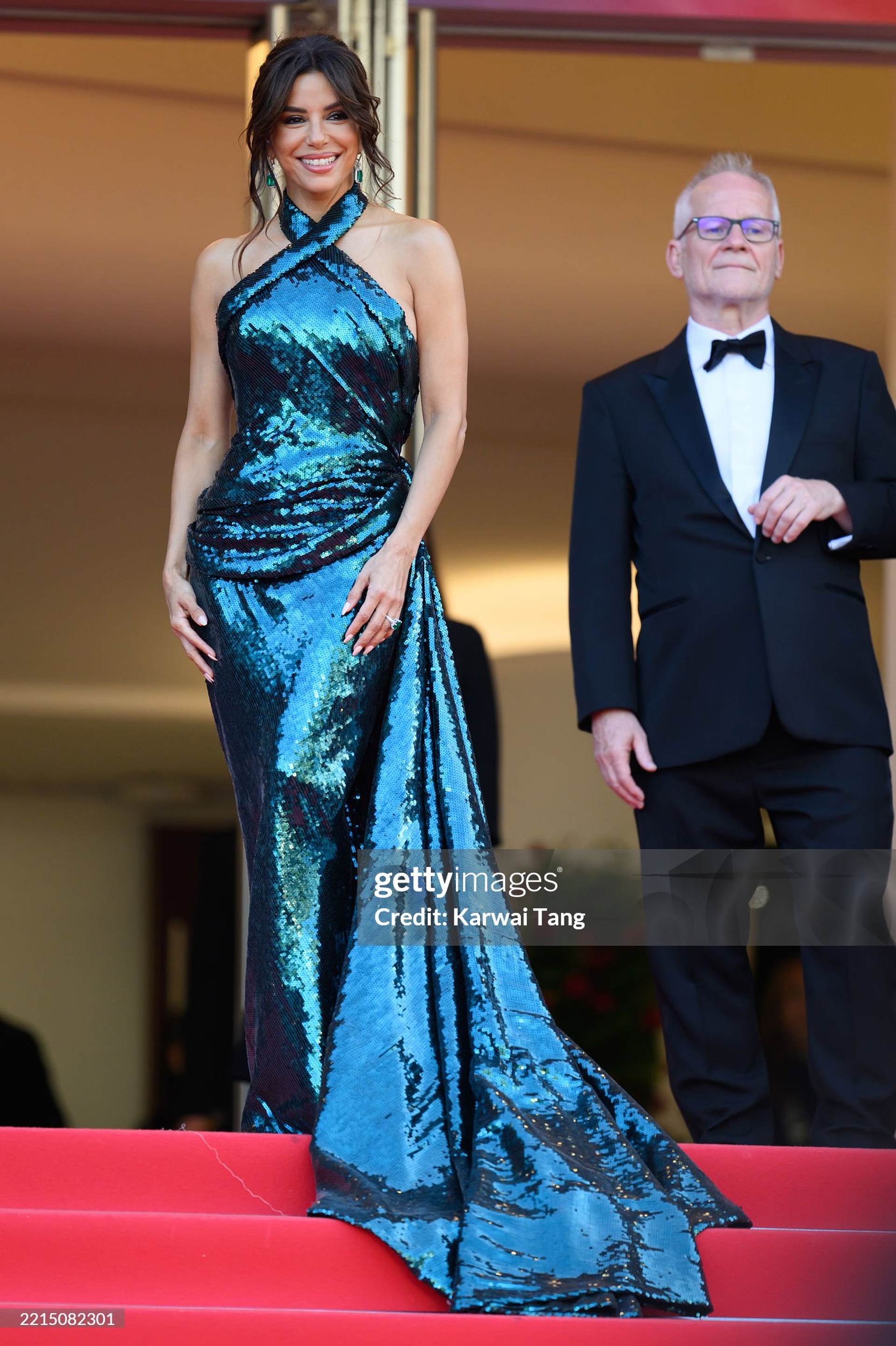 Thảm đỏ Cannes 2025: Tom Cruise phong độ và điển trai giữa dàn mỹ nhân - 11 Thảm đỏ Cannes 2025: Tom Cruise phong độ và điển trai giữa dàn mỹ nhân - 11
