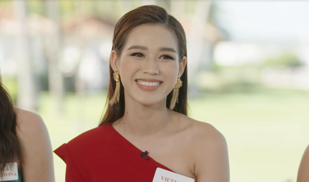 Hoa hậu Đỗ Thị Hà tự tin bắn tiếng Anh tại Miss World 2021 - 4 Hoa hậu Đỗ Thị Hà tự tin bắn tiếng Anh tại Miss World 2021 - 4