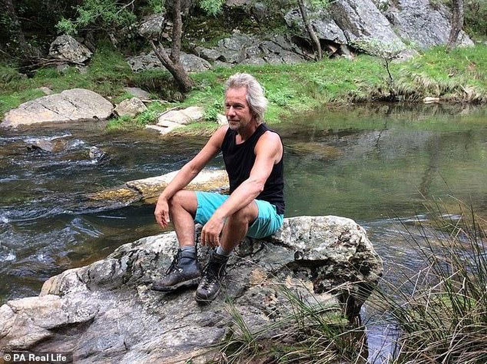 Doanh nhân bỏ biệt thự về vùng hẻo lánh dựng nhà, sống an yên - 1