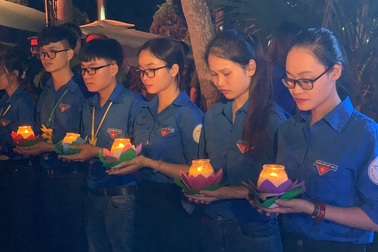 Thanh niên Thủ đô thắp nến tri ân các anh hùng liệt sĩ