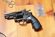 Bắt nhóm buôn ma tuý trang bị súng đạn ở Bình Dương