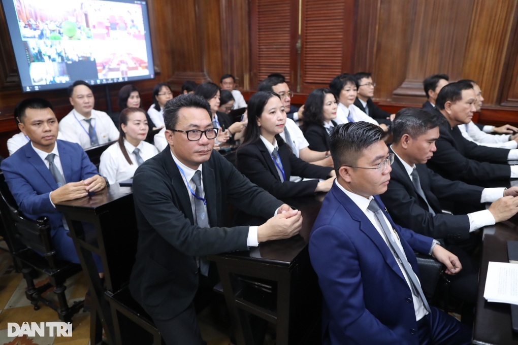 Hơn 100 bị cáo đối diện với khung hình phạt tử hình trong đại án đăng kiểm - 3 Hơn 100 bị cáo đối diện với khung hình phạt tử hình trong đại án đăng kiểm - 3