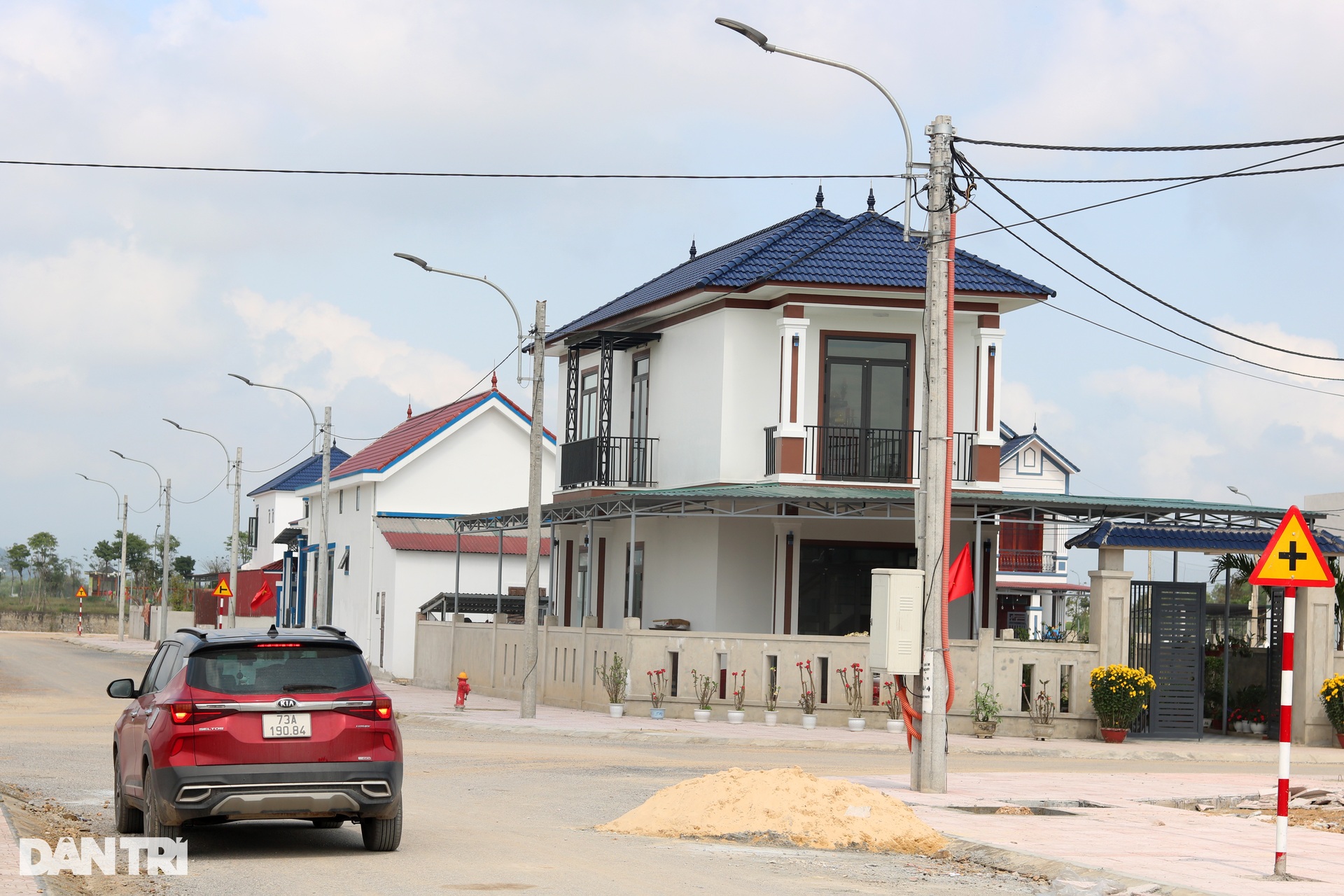 Nhường đất làm cao tốc để chuyển đến ở... biệt thự - 5