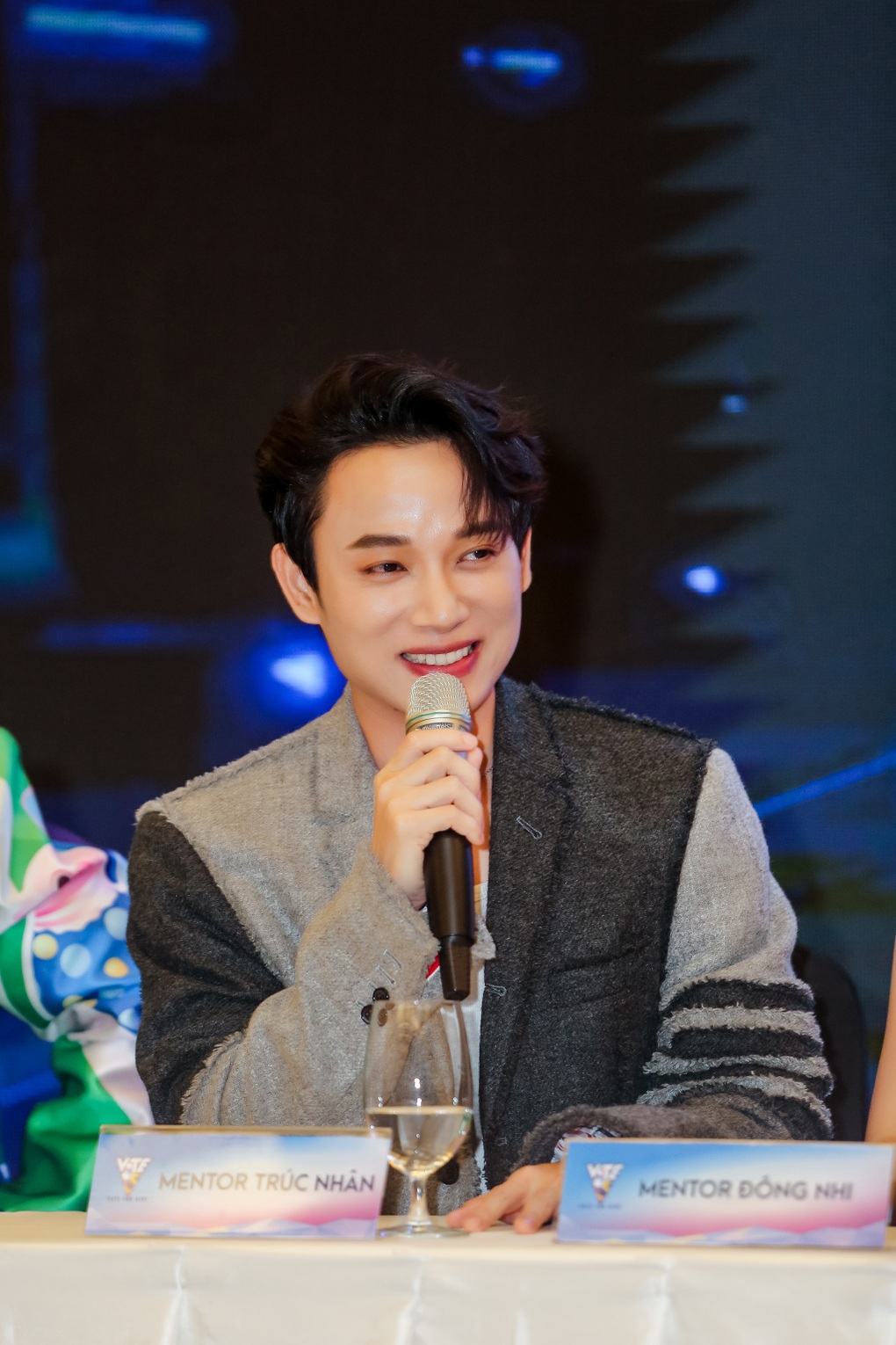 Hari Won xuất hiện giữa tin đồn ly hôn, kể xấu bạn thân Trấn Thành - 2 Hari Won xuất hiện giữa tin đồn ly hôn, kể xấu bạn thân Trấn Thành - 2