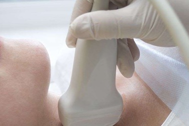 Làm thế nào để phát hiện các triệu chứng của ung thư tuyến giáp?